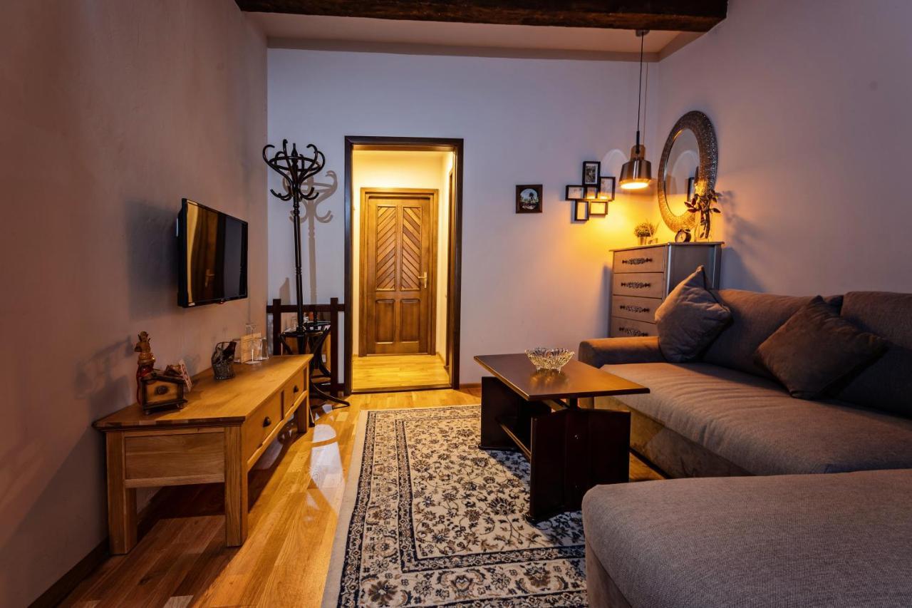 Wood House Republicii Hotell Braşov Eksteriør bilde