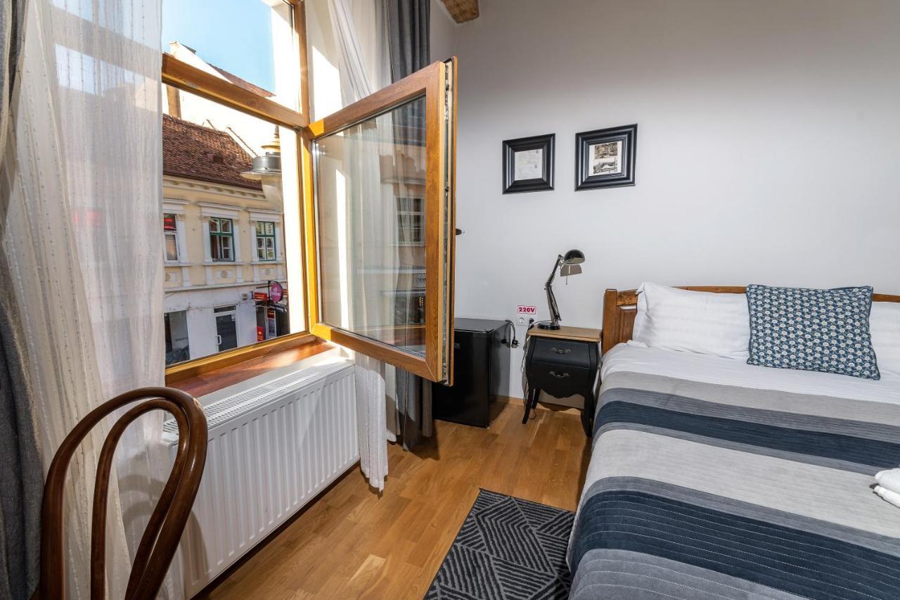 Wood House Republicii Hotell Braşov Eksteriør bilde