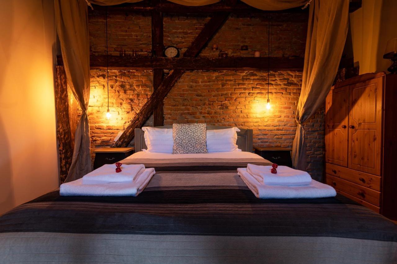 Wood House Republicii Hotell Braşov Eksteriør bilde