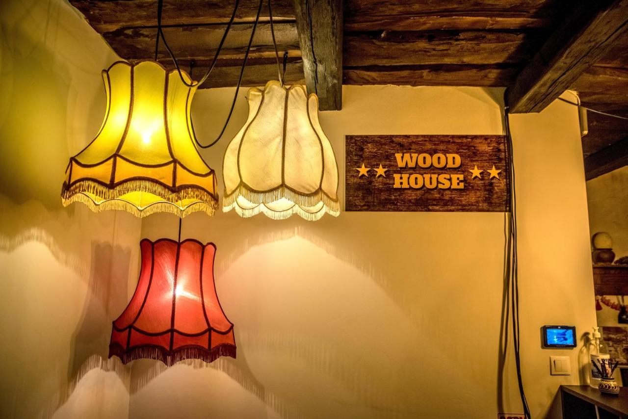 Wood House Republicii Hotell Braşov Eksteriør bilde