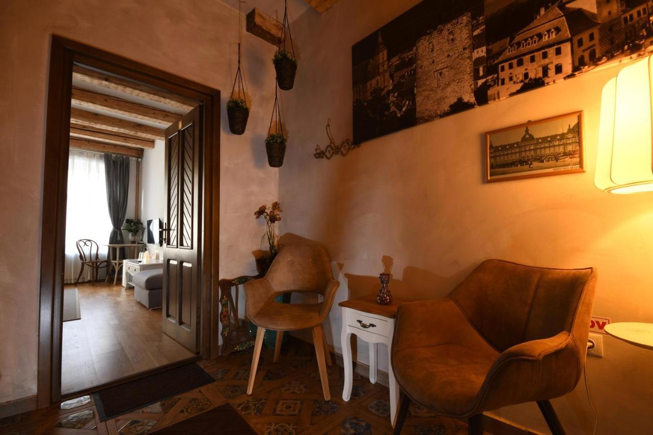 Wood House Republicii Hotell Braşov Eksteriør bilde