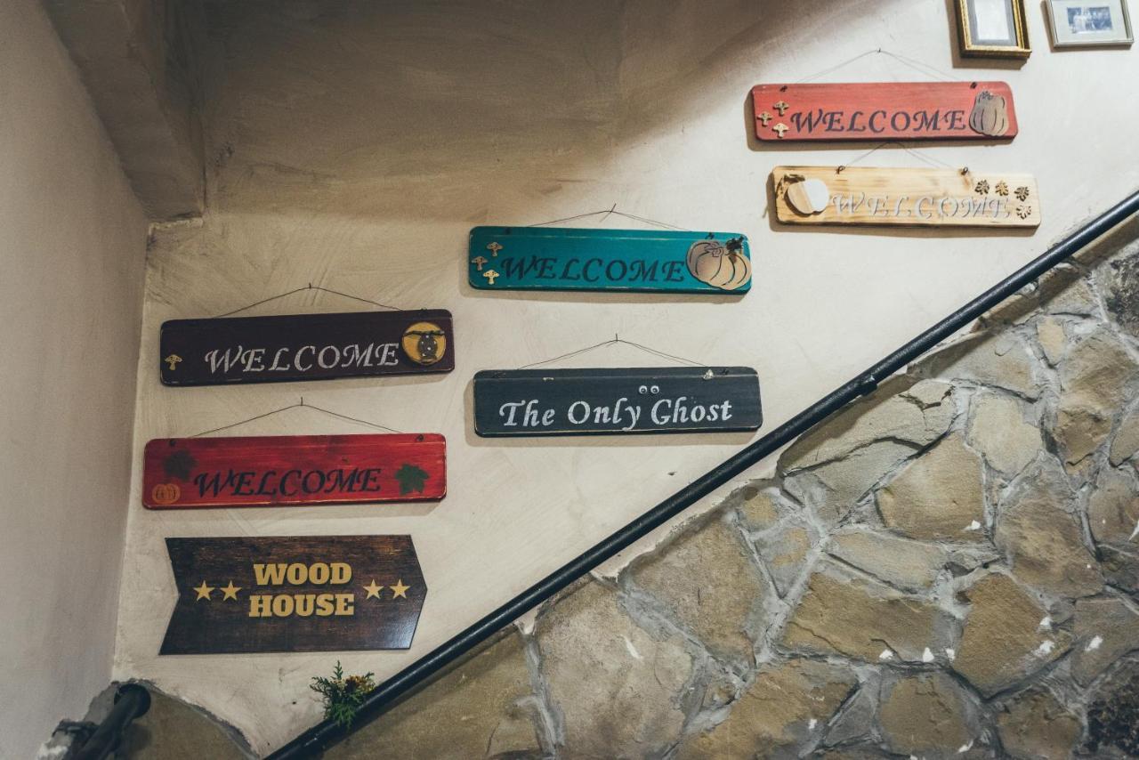 Wood House Republicii Hotell Braşov Eksteriør bilde