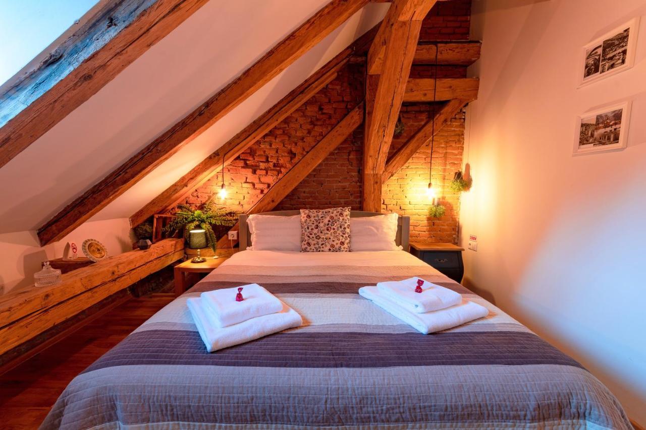 Wood House Republicii Hotell Braşov Eksteriør bilde