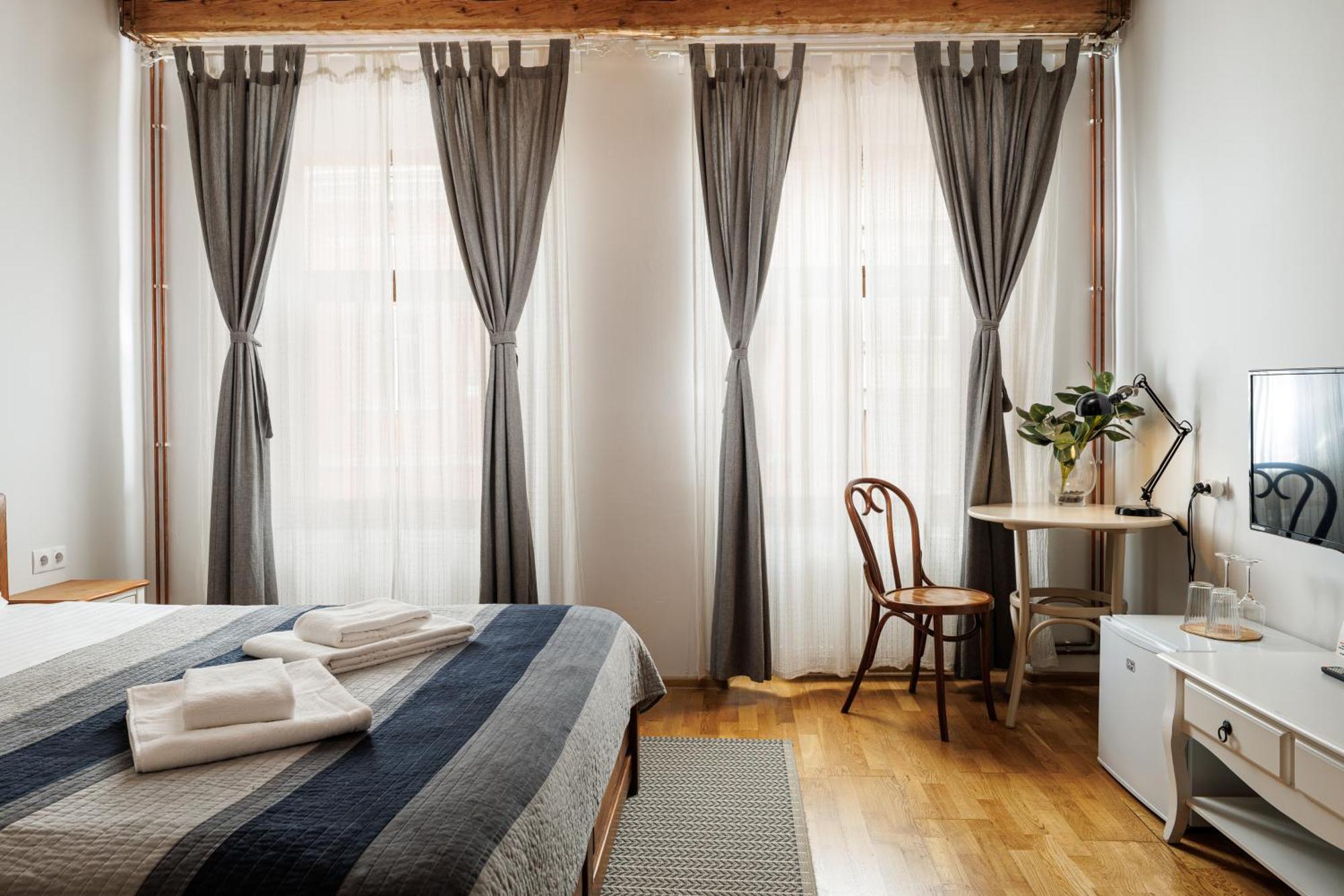 Wood House Republicii Hotell Braşov Eksteriør bilde