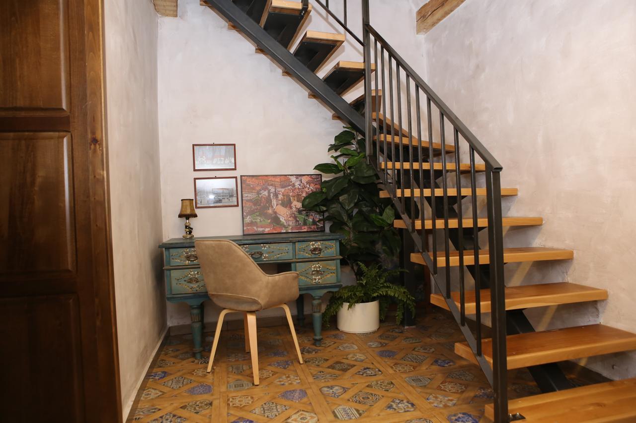 Wood House Republicii Hotell Braşov Eksteriør bilde