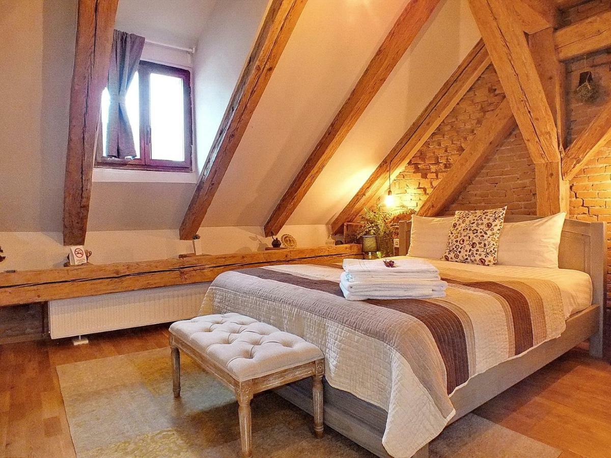 Wood House Republicii Hotell Braşov Eksteriør bilde