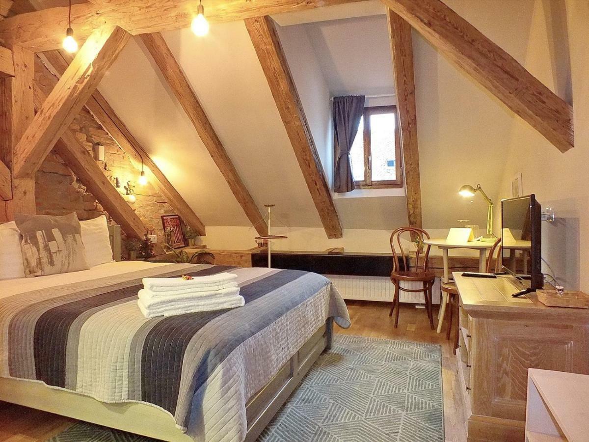 Wood House Republicii Hotell Braşov Eksteriør bilde