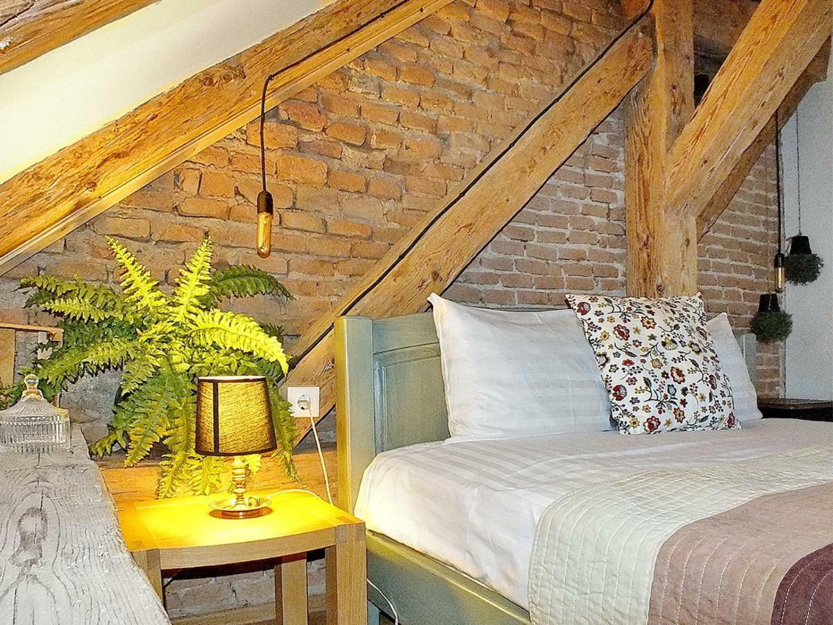 Wood House Republicii Hotell Braşov Eksteriør bilde